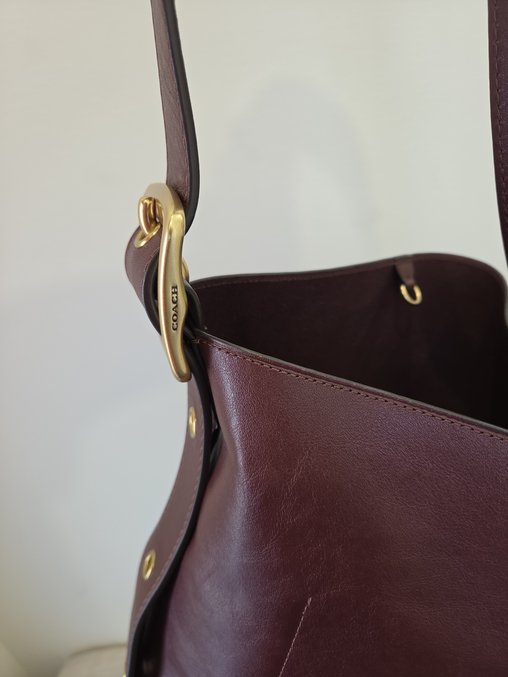 Coach Leather Bucket Bag in Burgundy - Picture 6 of 8
